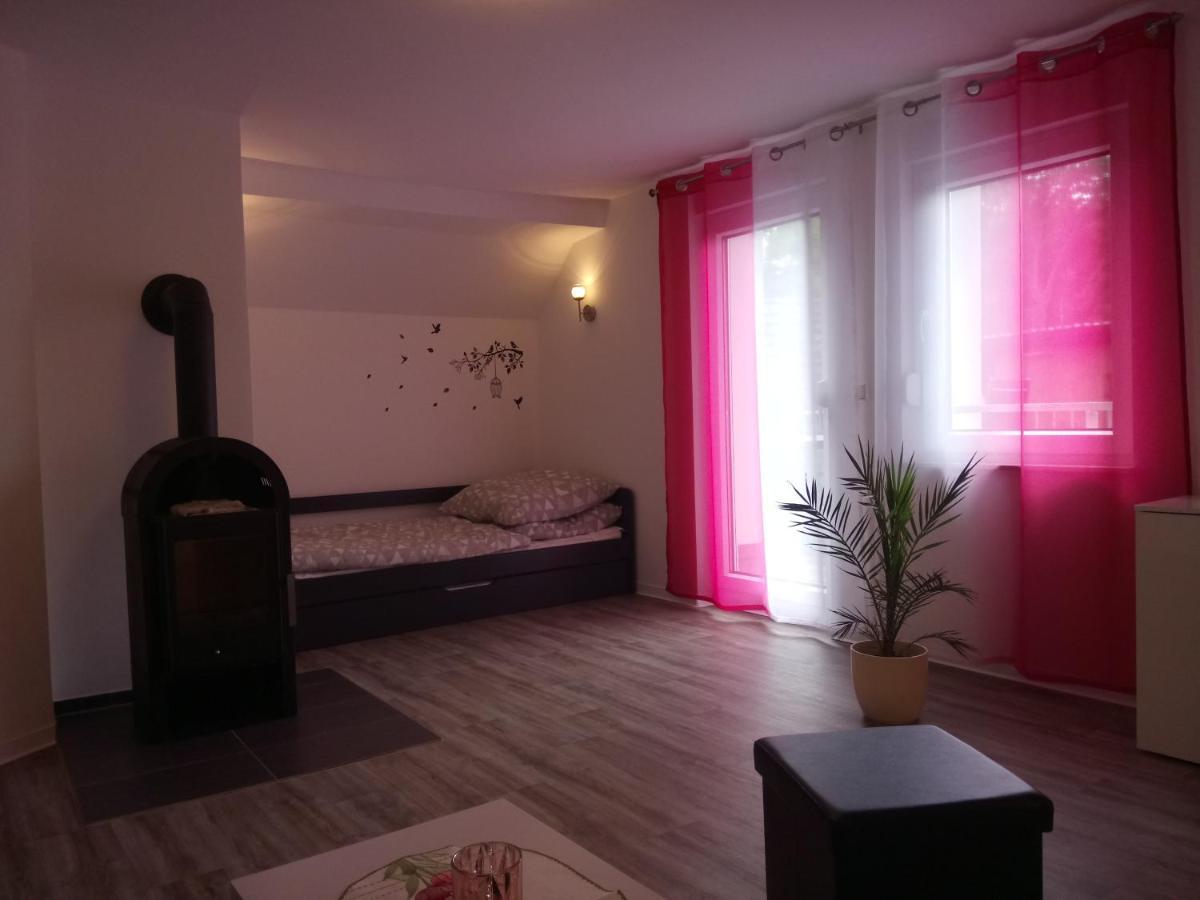 Haus Waldidyll Apartment Lauta Екстериор снимка